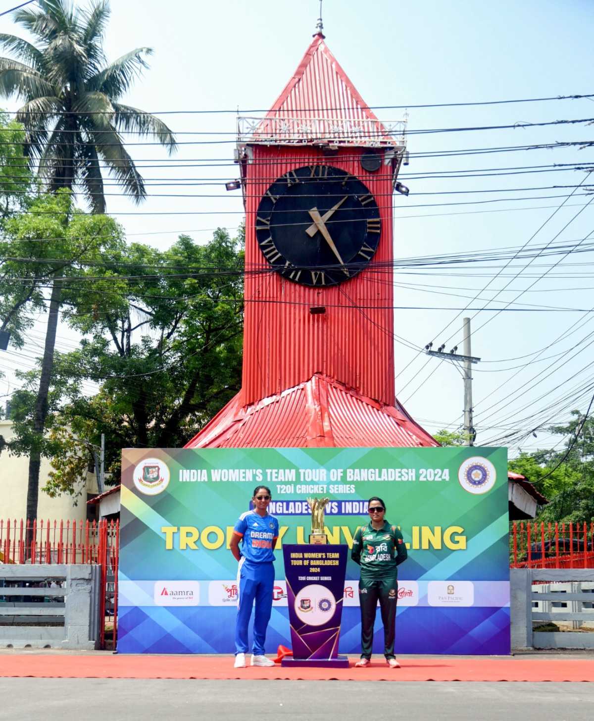 Nigar Sultana and Harmanpreet Kaur unveil the trophy for the five-match T20I series trophy between Bangladesh and India