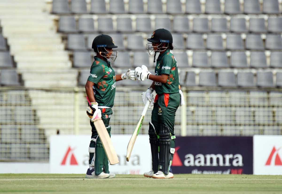 Dilara Akter and Murshida Khatun opened the innings for Bangladesh