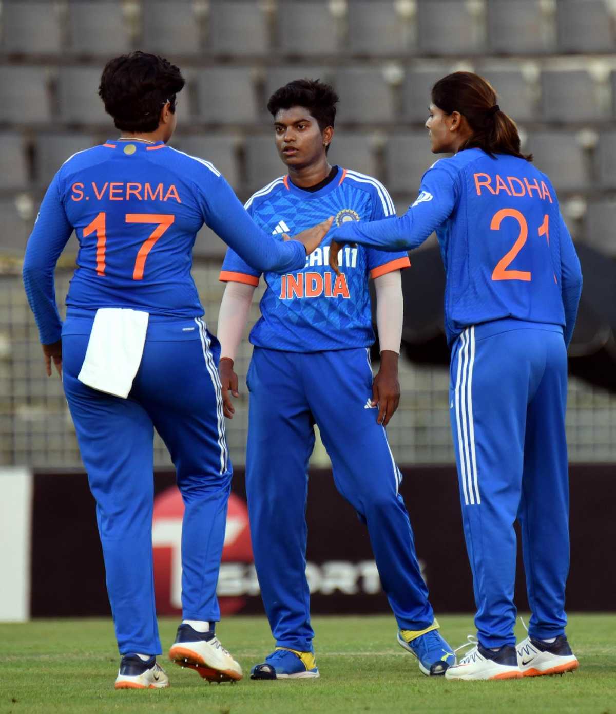 Shafali Verma, Pooja Vastrakar and Radha Yadav have a chat, Bangladesh vs India, 5th women's T20I, Sylhet, May 9, 2024 