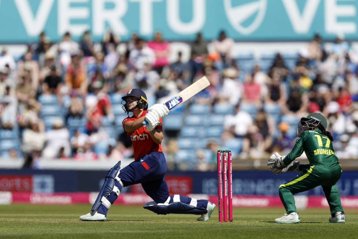 Dani Gibson smashes a boundary through midwicket, England vs Pakistan, 3rd Women's T20I, Headingley, May 19, 2024