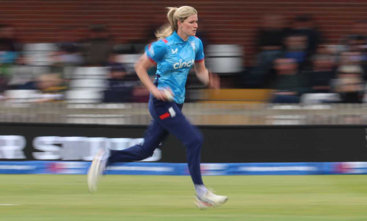 Lauren Bell claimed the first Pakistan wicket to fall, England vs Pakistan, 1st Women's ODI, Derby, May 23, 2024