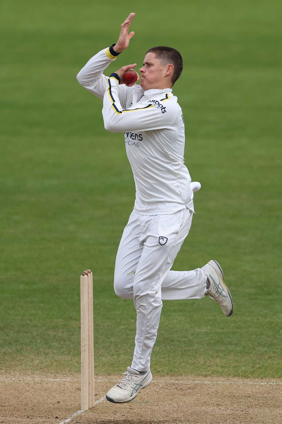Warwickshire's Jacob Bethell took career-best figures of 4 for 20 against Lancashire 