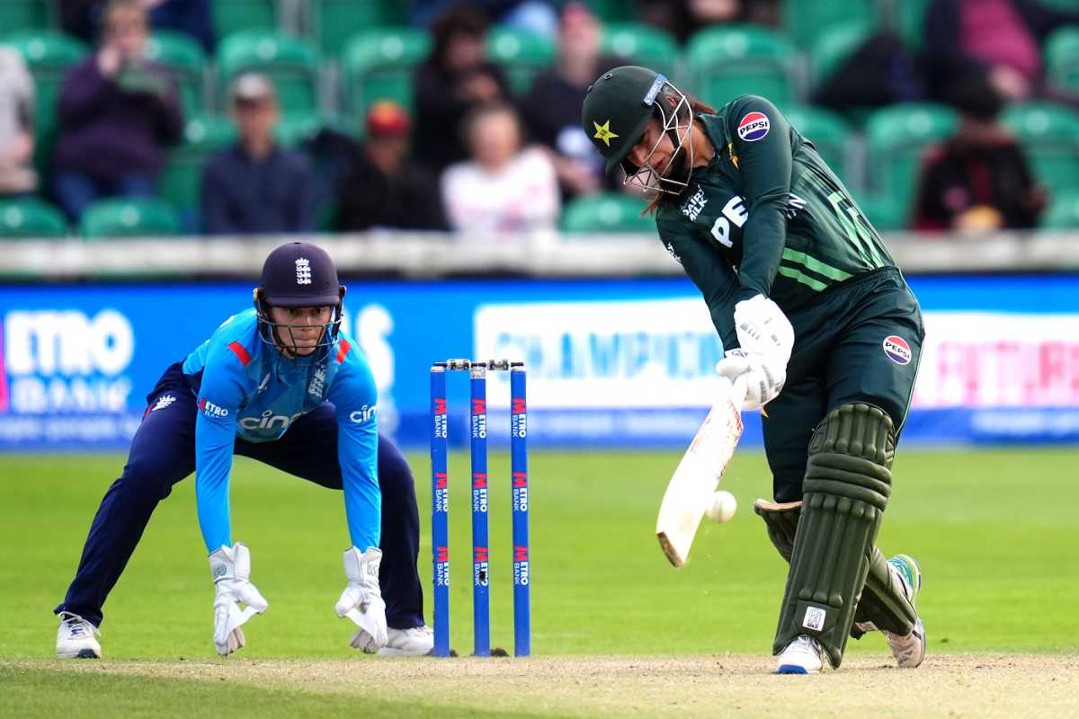 Aliya Riaz fought hard but couldn't help Pakistan avoid a big defeat, England vs Pakistan, 3rd Women's ODI, Chelmsford, May 29, 2024