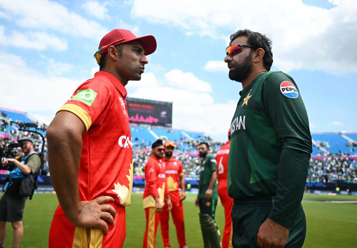 Saad Bin Zafar has a chat with Iftikhar Ahmed after the game, Canada vs Pakistan, T20 World Cup 2024, New York, June 11, 2024