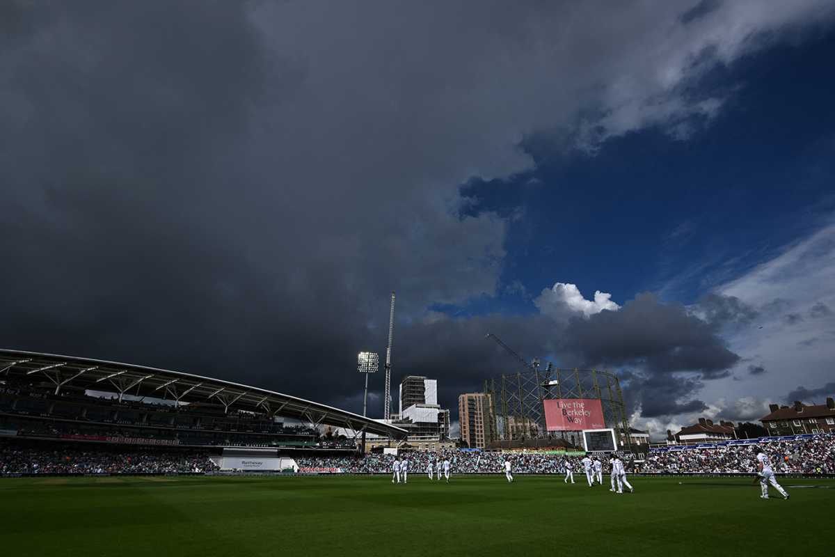 Dark clouds rolled in at The Oval during the afternoon session, England vs Sri Lanka, 3rd Men's Test, The Oval, 3rd day, September 8, 2024