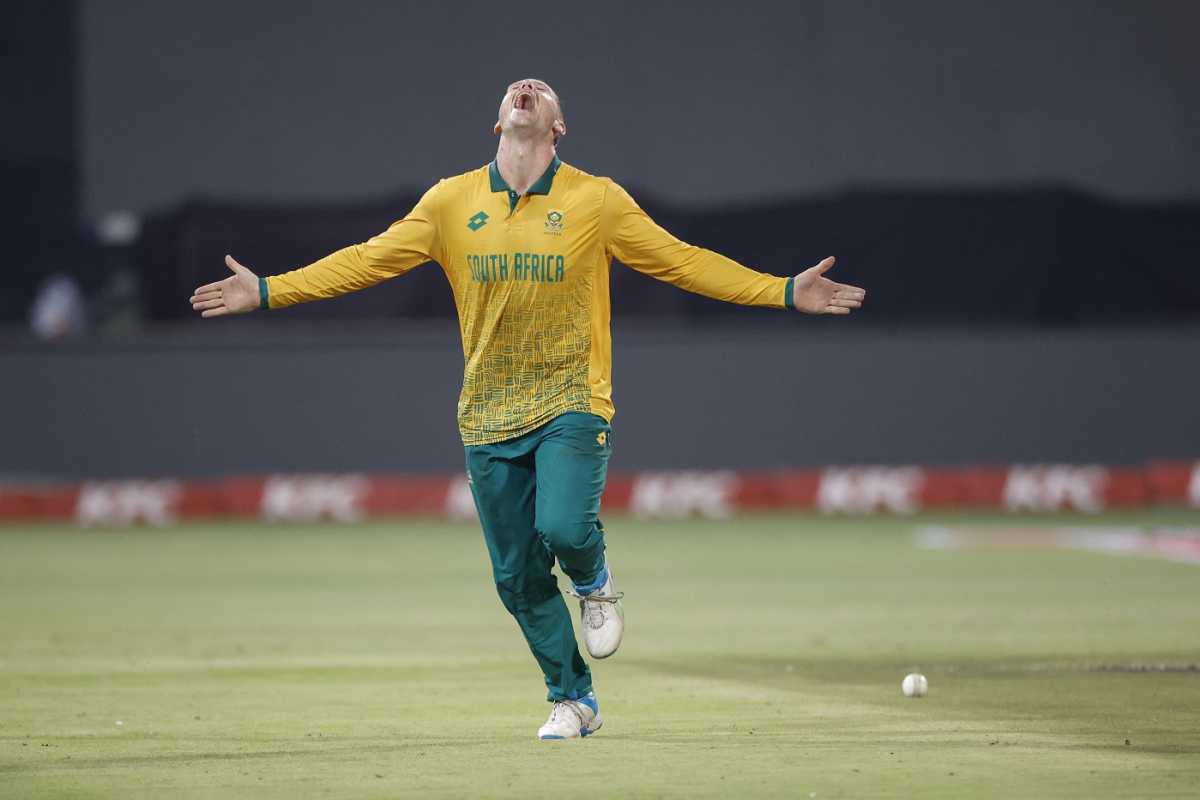 George Linde thought he had taken a hat-trick but a review saved Haris Rauf, South Africa vs Pakistan, 1st T20I, Durban, December 10, 2024
