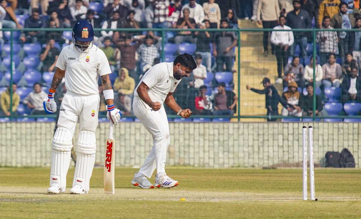 Himanshu Sangwan cleaned Virat Kohli up for 6, Delhi vs Railways, Ranji Trophy 2024-25, Delhi, 2nd day, January 31, 2025