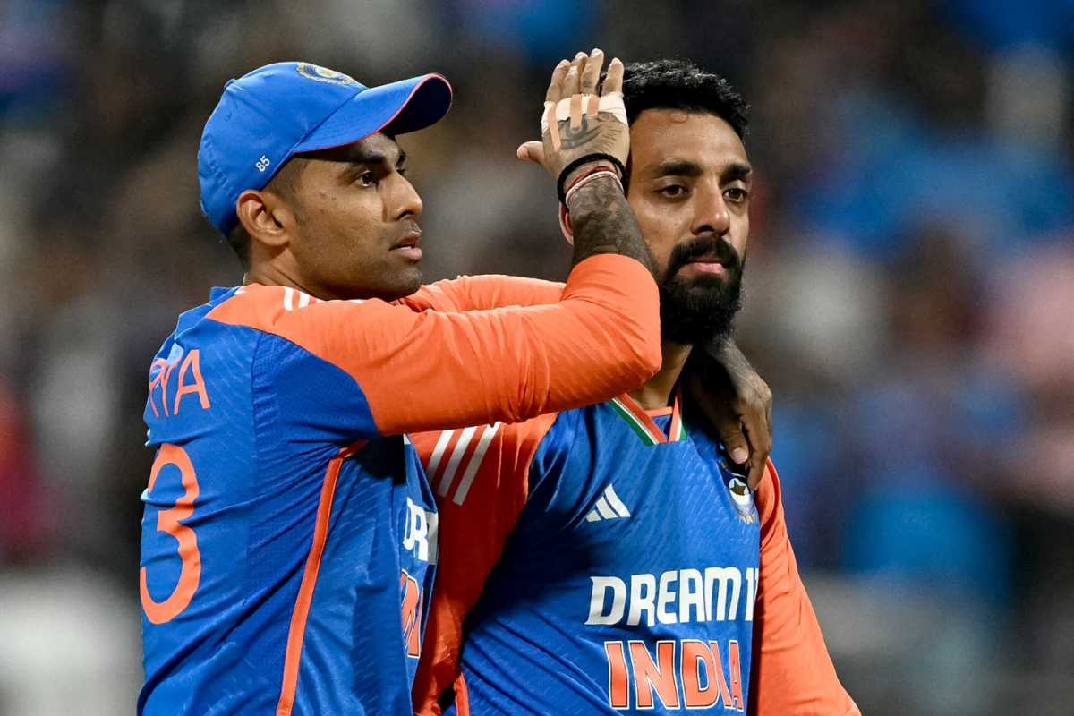 Suryakumar Yadav congratulates Varun Chakravarthy on a wicket, India vs England, 5th T20I, Wankhede Stadium, Mumbai, February 2, 2025