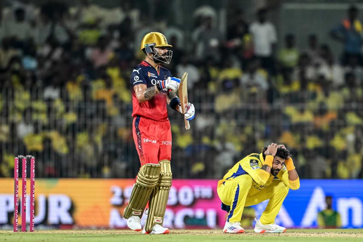 Virat Kohli and Ravindra Jadeja give contrasting reactions after a catch is put down, Chennai Super Kings vs Royal Challengers Bengaluru, IPL 2025, Chennai, March 28, 2025