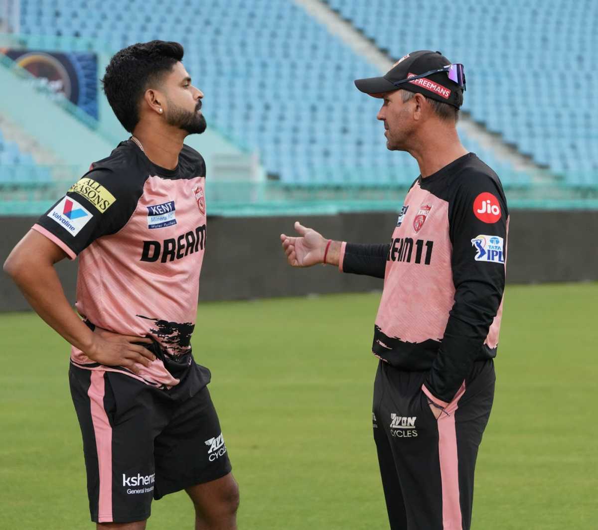 Shreyas Iyer and Ricky Ponting have a chat during practice, IPL 2025, Lucknow, March 30, 2025
