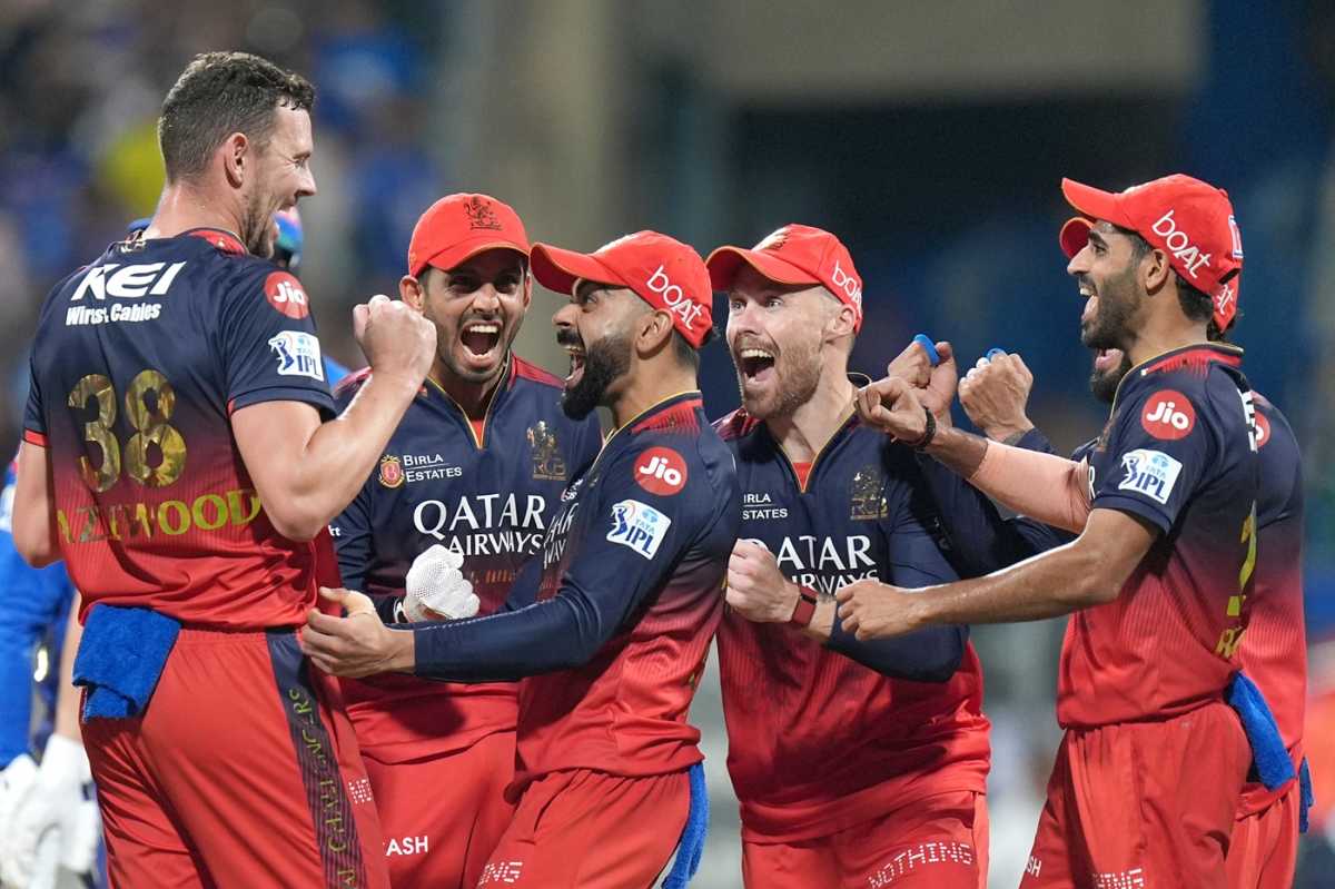 RCB celebrate after getting rid of Ryan Rickelton, Mumbai Indians vs Royal Challengers Bengaluru, IPL 2025, Wankhede, April 7, 2025