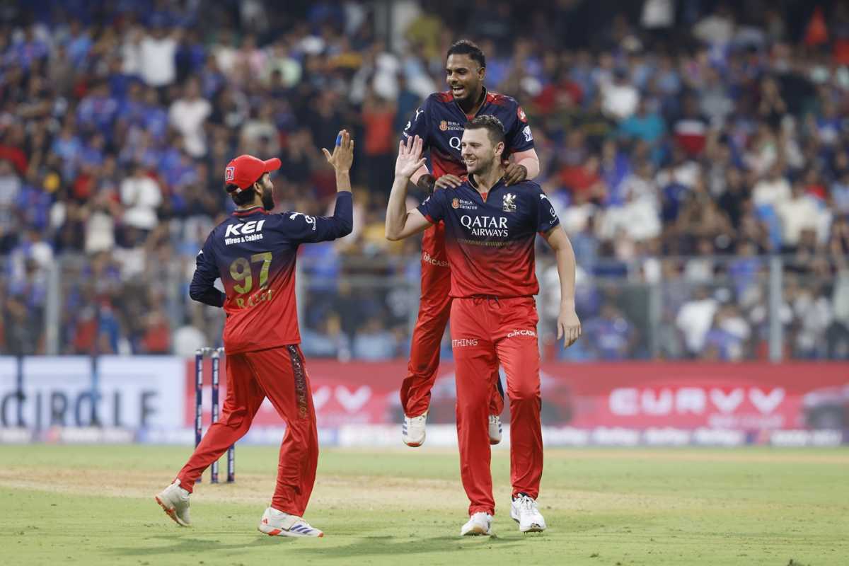 Yash Dayal and Josh Hazlewood shared four wickets between themselves, Mumbai Indians vs Royal Challengers Bengaluru, IPL 2025, Wankhede, April 7, 2025