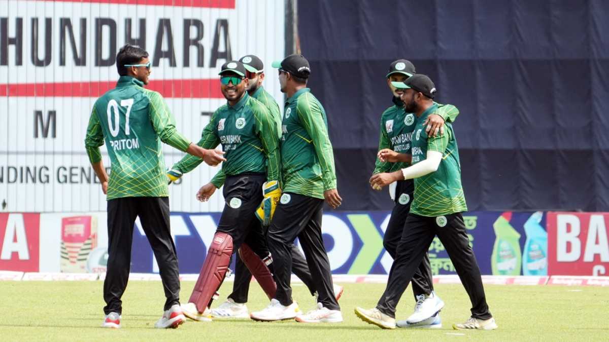 Agrani Bank players celebrate during their match against Legends of Rupganj, Legends of Rupganj vs Agrani Bank Cricket Club, Dhaka Premier Division Cricket League, Mirpur, April 13, 2025