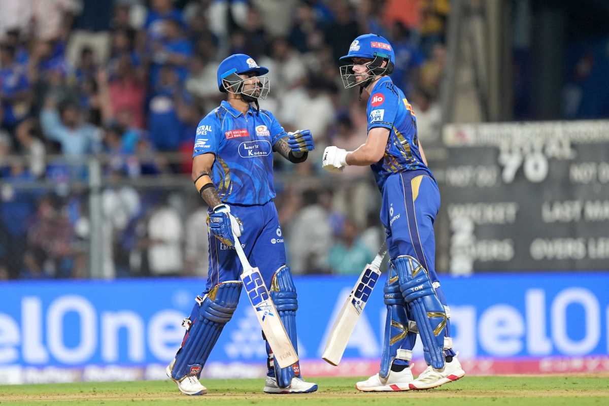 Suryakumar Yadav and Will Jacks brought the equation into MI's favour, Mumbai Indians vs Sunrisers Hyderabad, IPL 2025, Mumbai, April 17, 2025