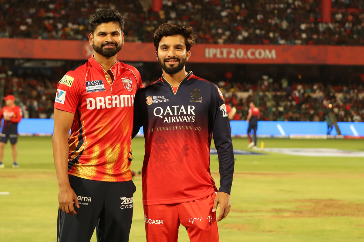 Rajat Patidar and Shreyas Iyer pose for the shutterbugs, Royal Challengers Bengaluru vs Punjab Kings, IPL 2025, Bengaluru, April 18, 2025