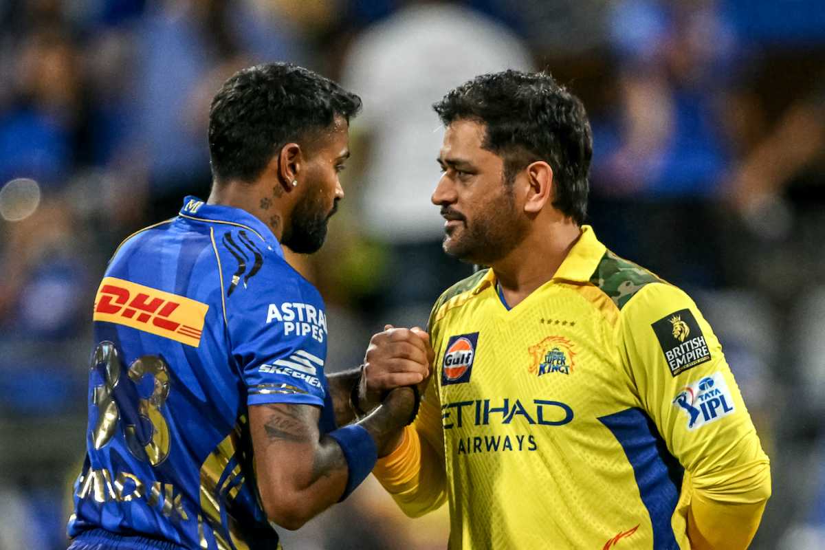 Hardik Pandya and MS Dhoni at the toss, Mumbai Indians vs Chennai Super Kings, IPL 2025, Mumbai, April 20, 2025