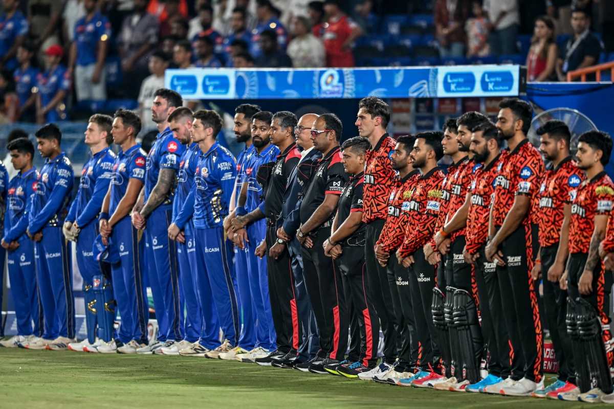 The two teams stood for a minute's silence for the Pahalgam victims, Sunrisers Hyderabad vs Mumbai Indians, IPL 2025, Hyderabad, April 23, 2025