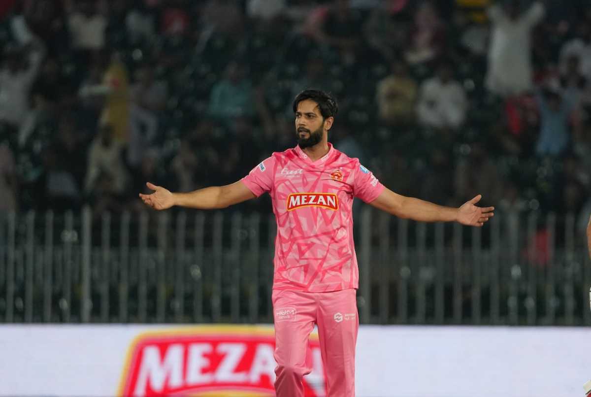 Imad Wasim got the big wickets of David Warner and James Vince, Islamabad United vs Karachi Kings, PSL 2025, Rawalpindi, May 19, 2025