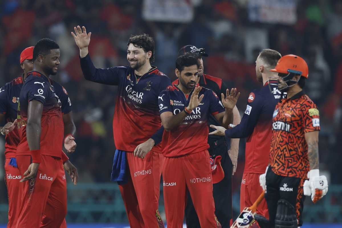 RCB celebrate after Bhuvneshwar Kumar dismissed Travis Head, Royal Challengers Bengaluru vs Sunrisers Hyderabad, IPL, Lucknow, May 23, 2025
