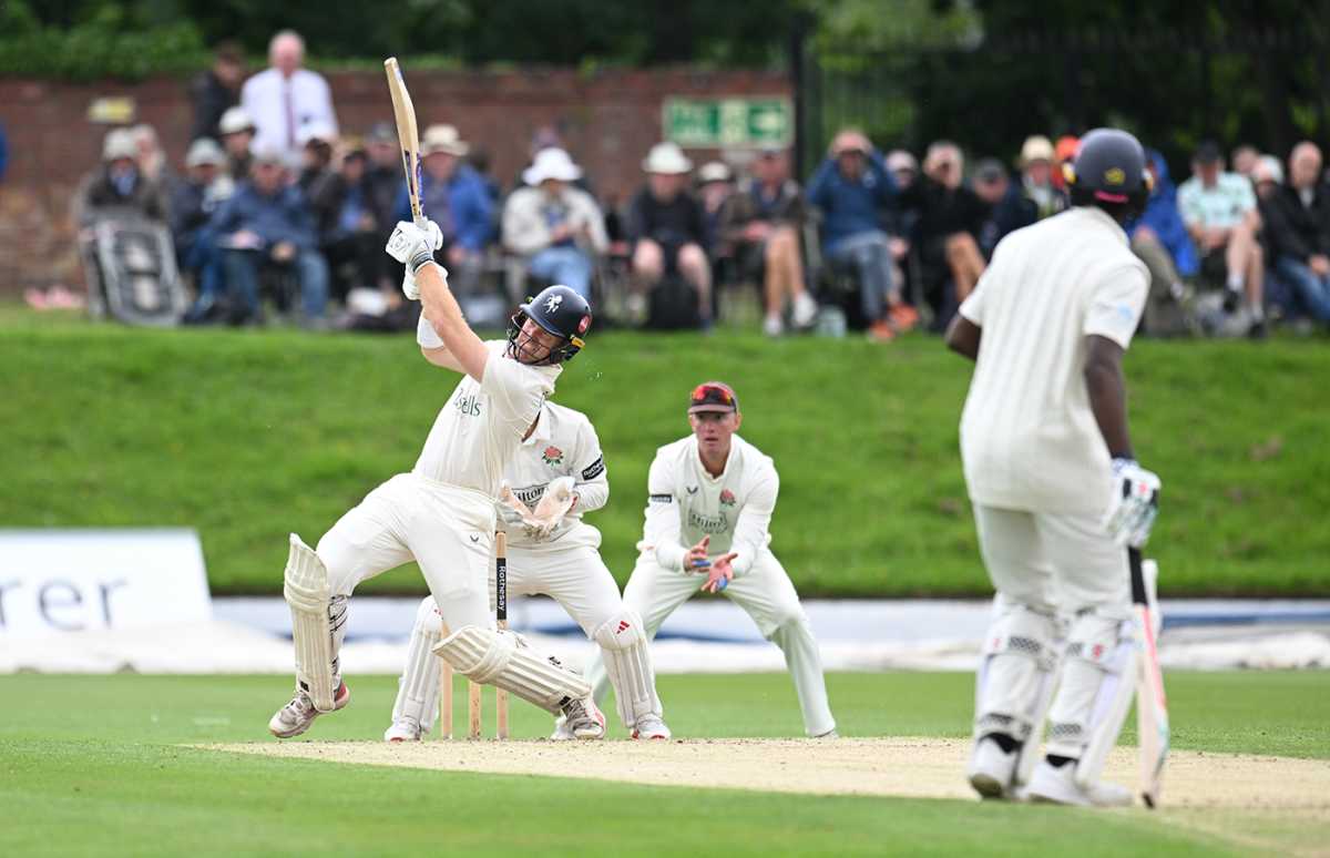 Ben Compton heaves the ball leg side, Lancashire vs Kent, County Championship, Division Two, Blackpool, June 22, 2025