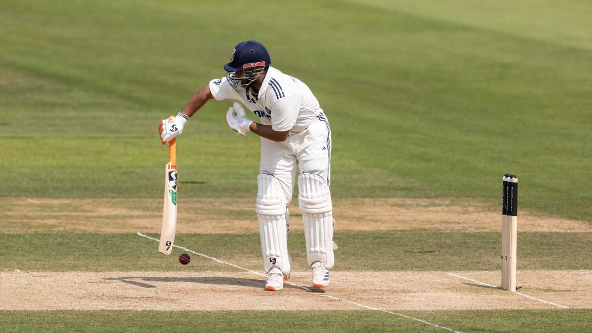 Rishabh Pant looked uncomfortable during the early proceedings, England vs India, 3rd Test, Lord's, London, Day 5, July 14, 2025