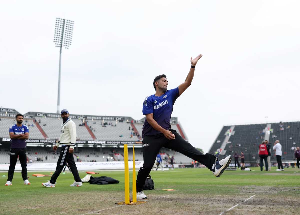 Anshul Kamboj bowls in the lead up to his Test debut, England vs India, 4th Test, Old Trafford, 1st day, July 23, 2025