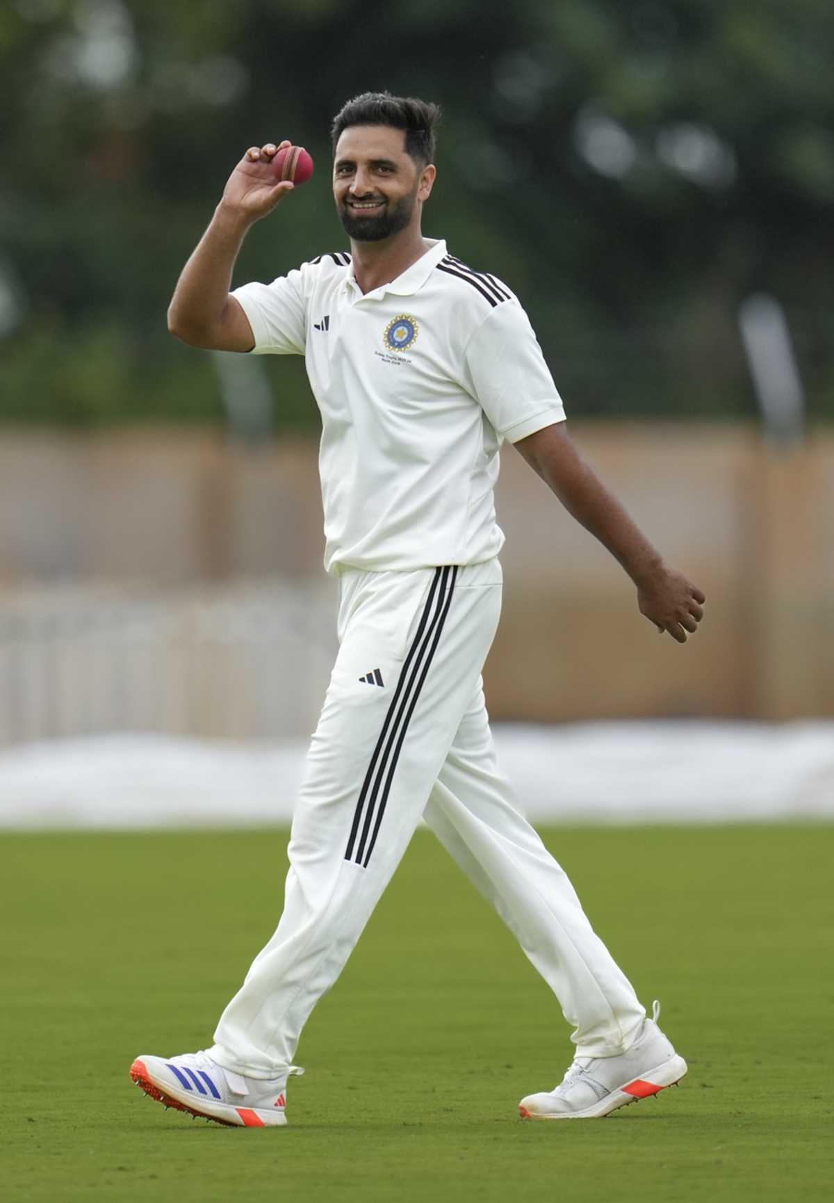 Auqib Nabi Photos | Image Gallery and Match Pictures