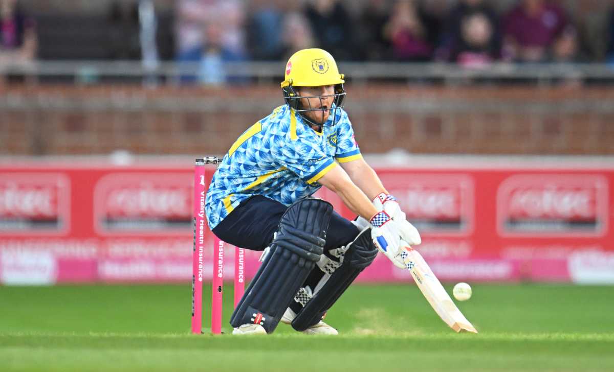 Alex Davies attempts a ramp during his 71 from 39 balls, Somerset vs Birmingham, Vitality Blast, quarter-final, Taunton, September 6, 2025
