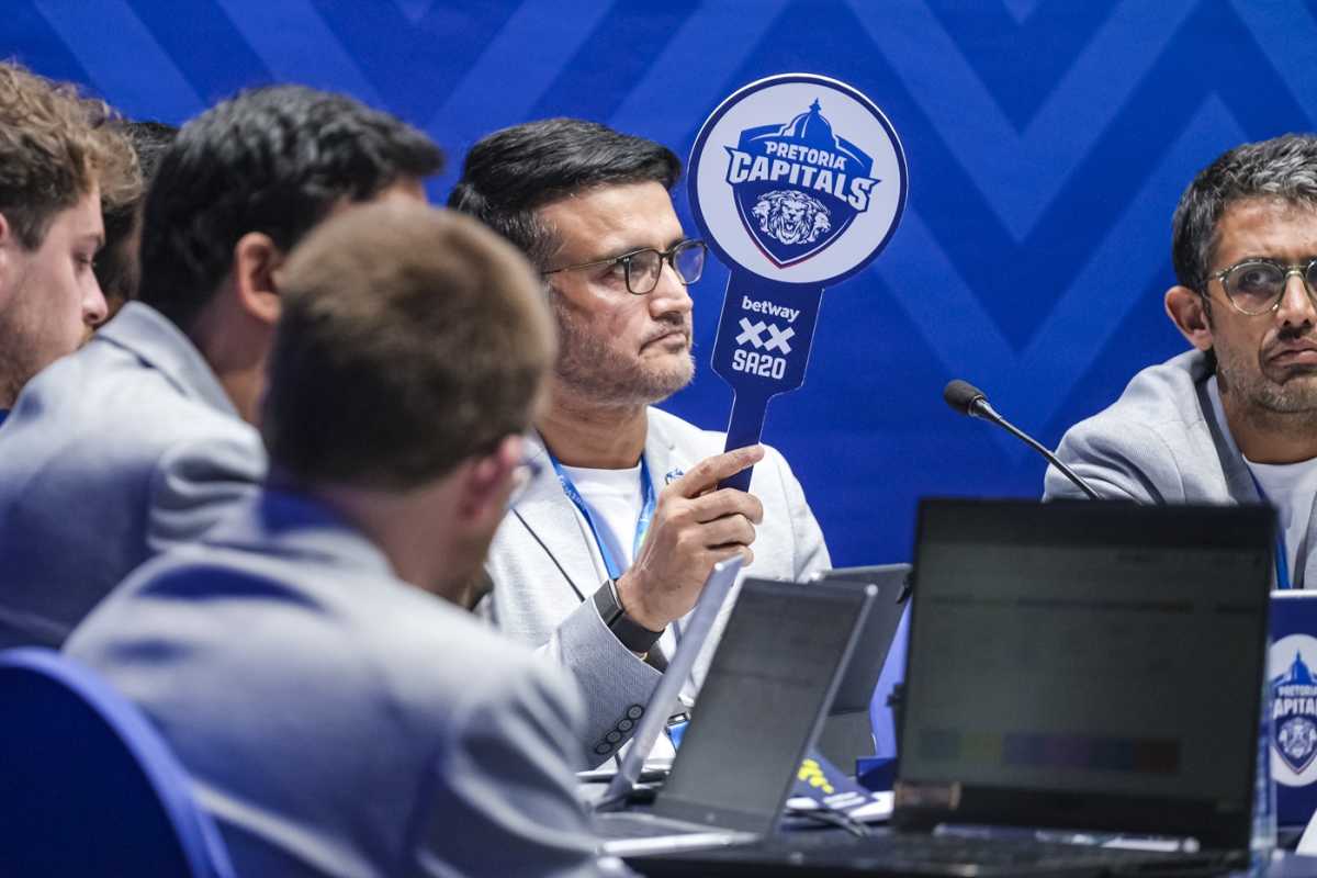 Pretoria Capitals' Sourav Ganguly raises the paddle, Johannesburg, September 9, 2025