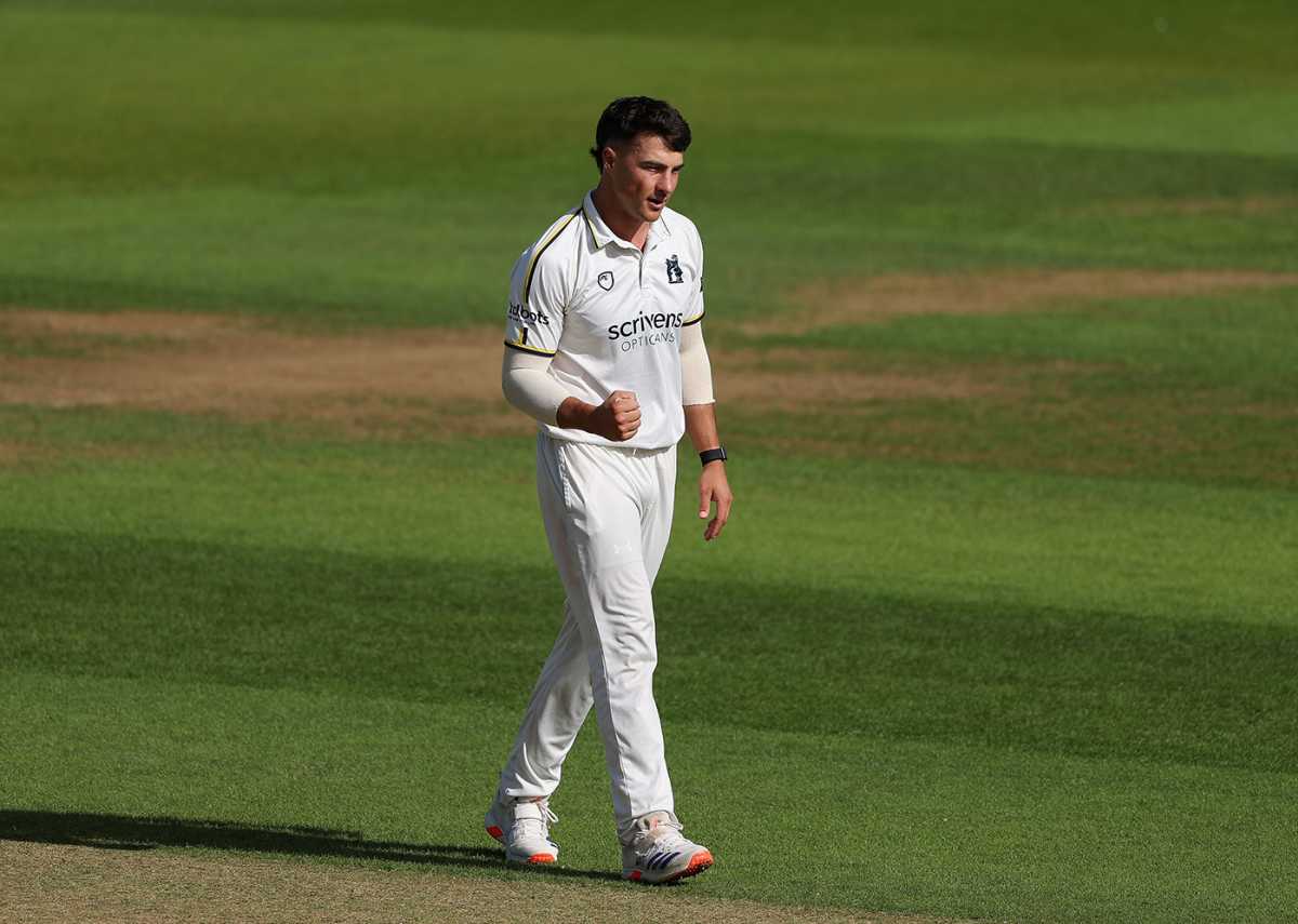 Michael Booth struck as Surrey chased a declaration, Surrey vs Warwickshire, County Championship, The Oval, September 11, 2025