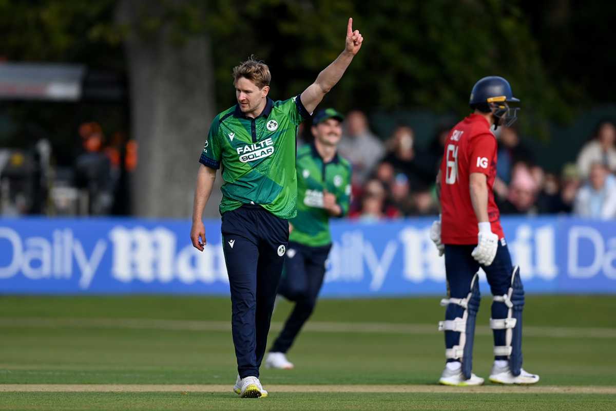 Barry McCarthy picked up the wicket of Jos Buttler, Ireland vs England, 3rd T20I, Malahide, September 21, 2025