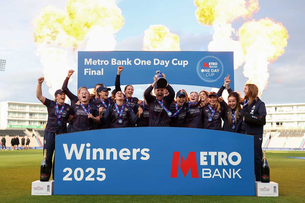 Ellie Threlkeld holds the One-Day Cup aloft, Hampshire vs Lancashire, Women's One-Day Cup final, Southampton, September 21, 2025