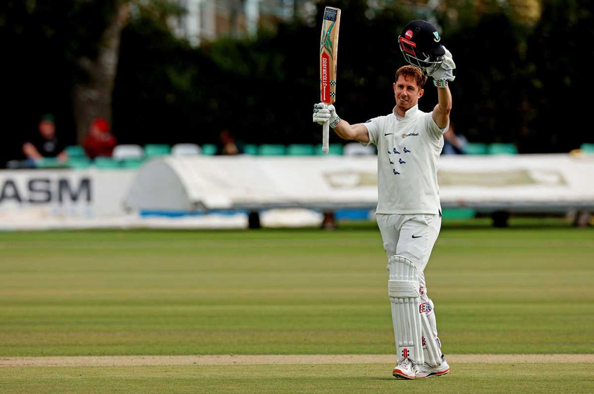 John Simpson acknowledges his century, Worcestershire vs Sussex, County Championship, New Road, September 25, 2025