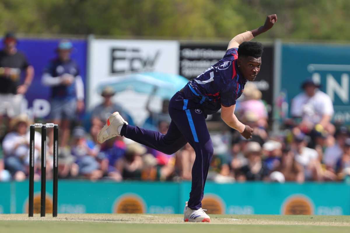 Ben Shikongo bowls, Namibia vs South Africa, Only T20I, Windhoek, October 11, 2025