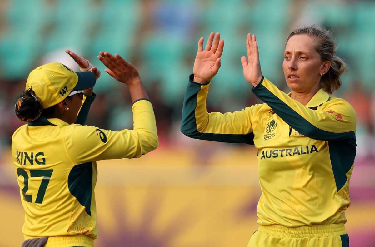 Ash Gardner celebrates a wicket with Alana King, Australia vs Bangladesh, Women's World Cup, Visakhapatnam, October 16, 2025