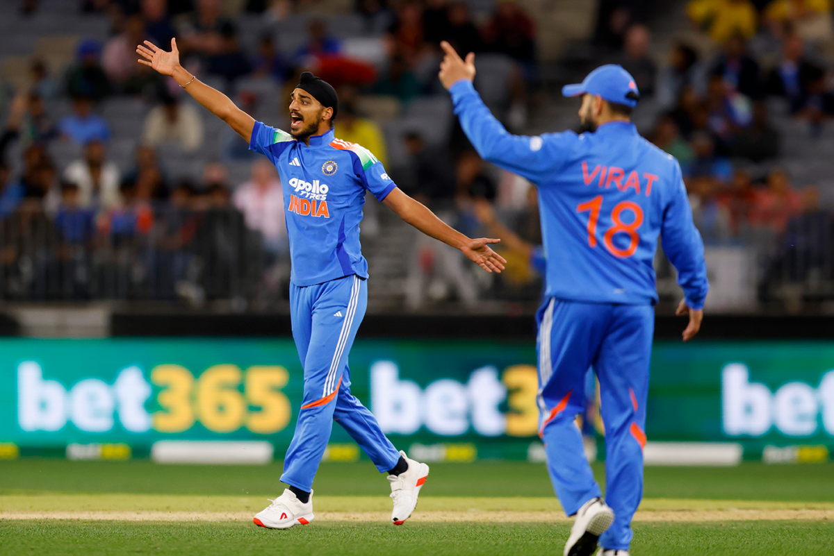 Arshdeep Singh appeals while Virat Kohli offers some support, Australia vs India, 1st ODI, Perth, October 19, 2025