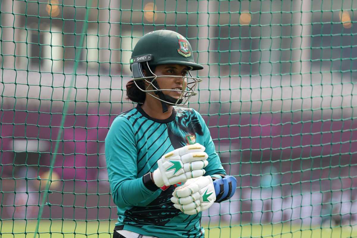 Nigar Sultana tunes up for the match against Sri Lanka, Navi Mumbai, October 19, 2025