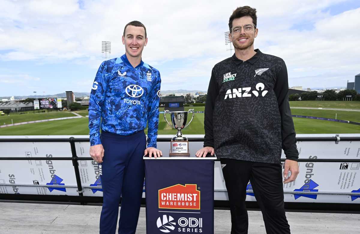 Harry Brook and Mitchell Santner pose with the series trophy, New Zealand vs England, 1st ODI, Mount Maunganui