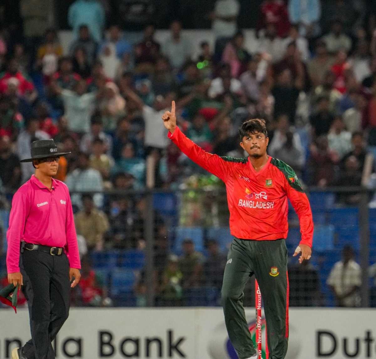 Mahedi Hasan celebrates a wicket, Bangladesh vs West Indies, 3rd T20I, Chattogram, October 31, 2025