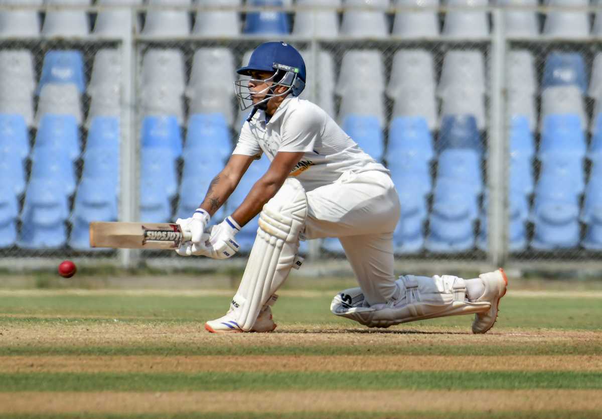 Mohit Kale plays the reverse sweep, Mumbai vs Puducherry, 3rd day, Mumbai, Ranji Trophy, November 18, 2025