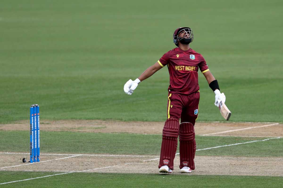 Shai Hope throws his head back in disappointment after being strangled down the leg side, New Zealand vs West Indies, 3rd ODI, Hamilton, November 22, 2025