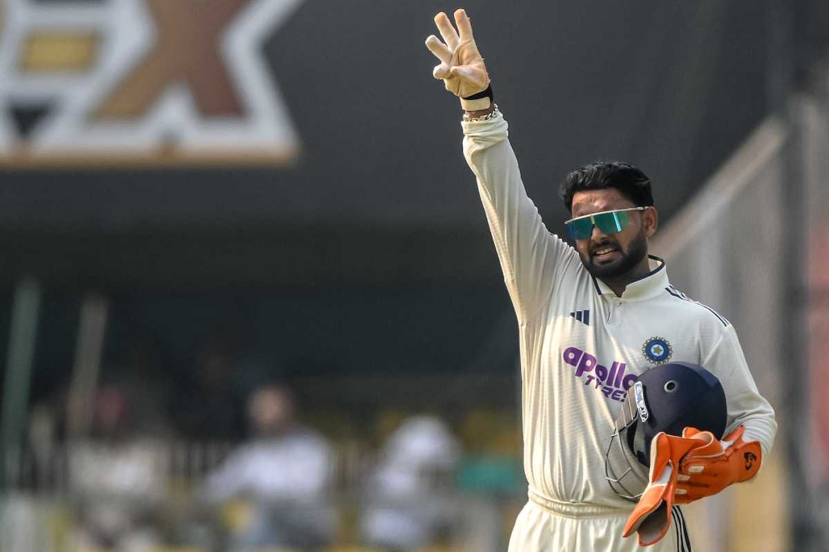 Rishabh Pant tells his fielders what he wants, India vs South Africa, 2nd Test, Guwahati, 2nd day, November 23, 2025
