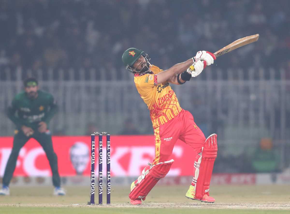 Sikandar Raza plays a shot, Pakistan vs Zimbabwe, T20I tri-series, Rawalpindi, November 23, 2025
