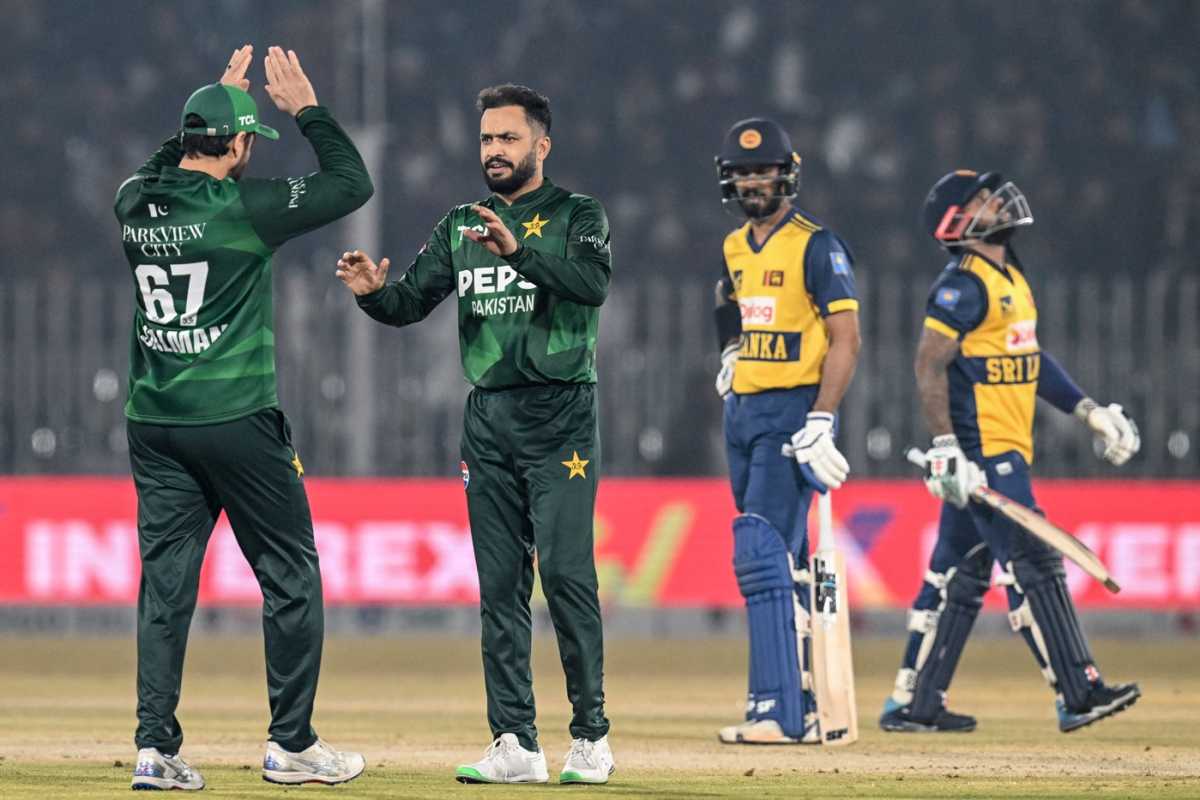 Mohammad Nawaz celebrates after sending back Kusal Mendis, Pakistan vs Sri Lanka, T20I tri-series, final, Rawalpindi, November 29, 2025