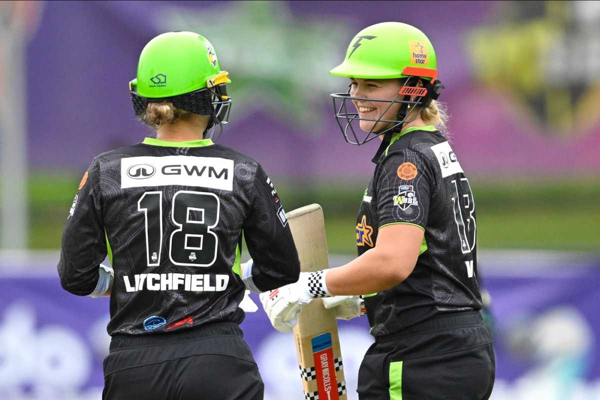Phoebe Litchfield and Georgia Voll made light work of the chase, Melbourne Stars vs Sydney Thunder, Melbourne, WBBL, December 6 2025