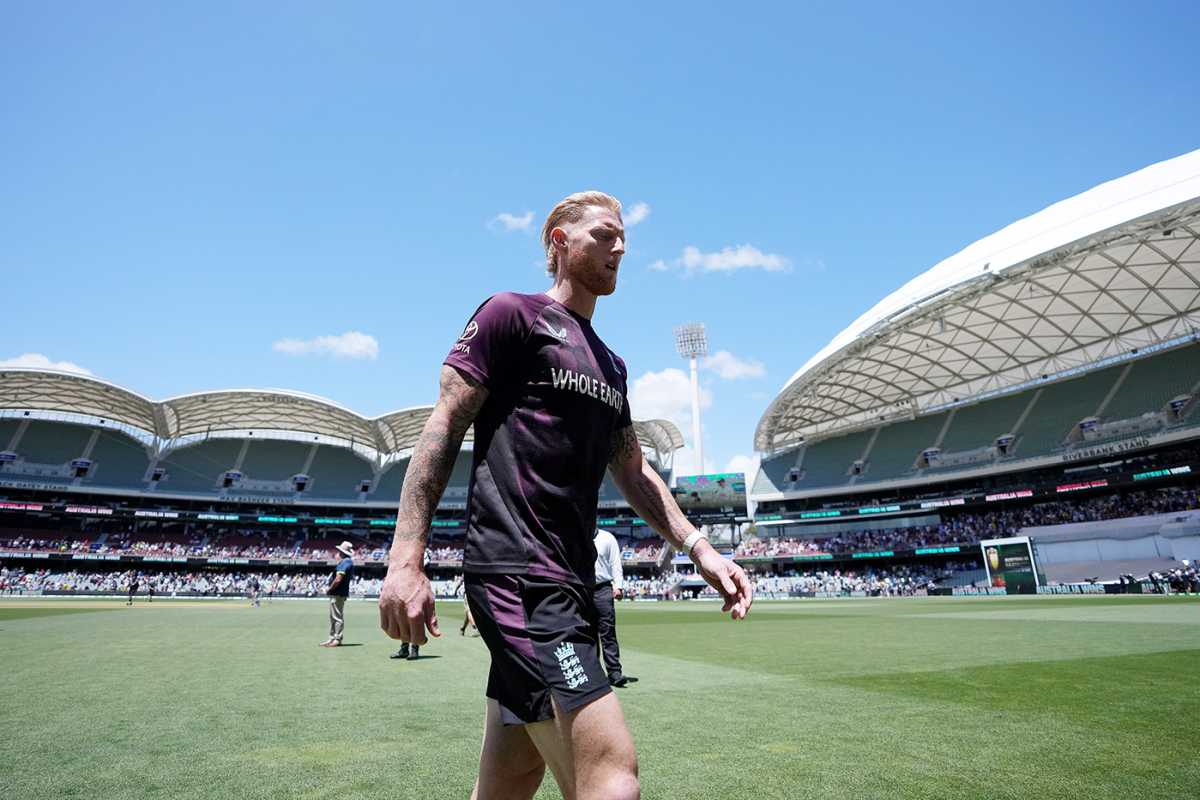 Ben Stokes walks across the outfield, Australia vs England, 3rd Test, Adelaide, 5th day, December 21, 2025