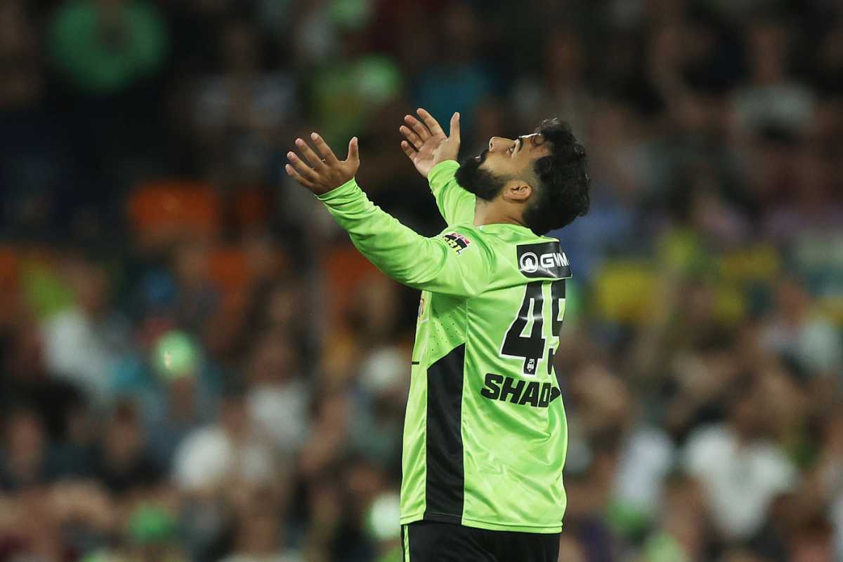 Shadab Khan took a four-for, Sydney Thunder vs Brisbane Heat, BBL 2025-26, Canberra, December 22, 2025