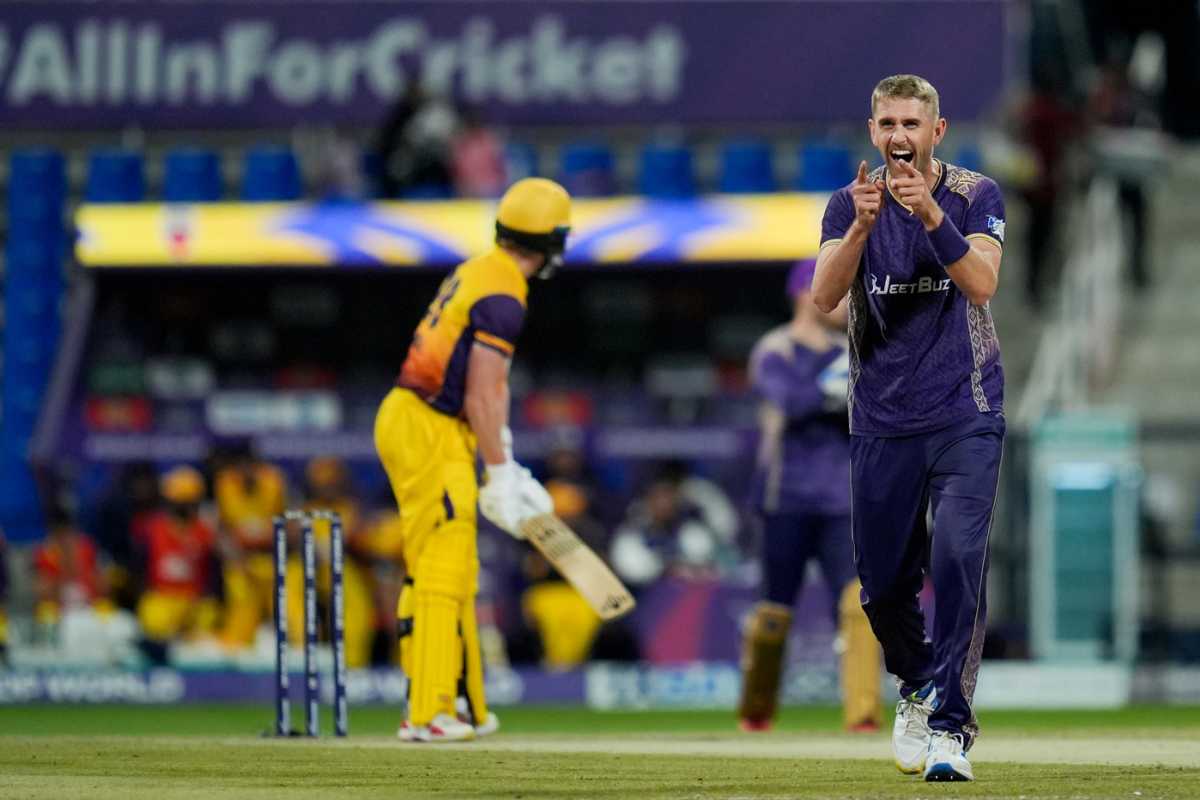 Olly Stone celebrates a wicket, Abu Dhabi Knight Riders vs Sharjah Warriorz, ILT20 2025-26, Abu Dhabi, December 22, 2025 