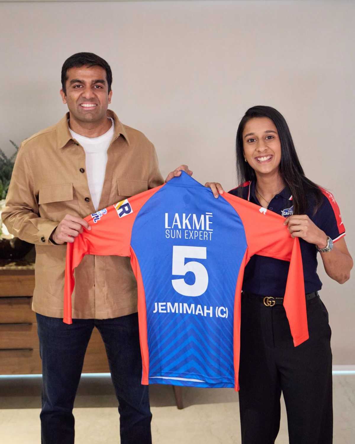 Jemimah Rodrigues is presented with the captaincy jersey from Parth Jindal, December 23, 2025