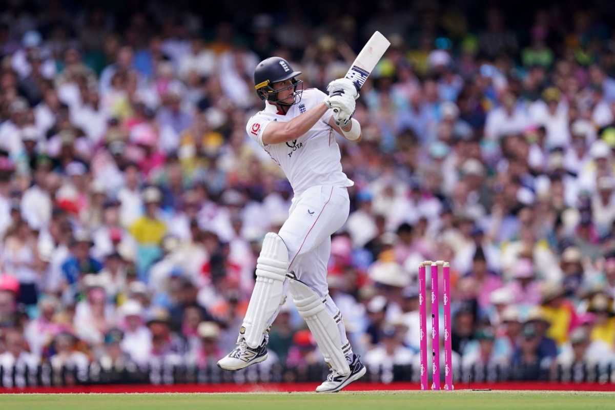 Jamie Smith pulls for six, Australia vs England, 5th Test, Sydney, January 5, 2025